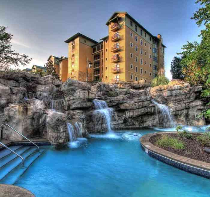 Resorts riverstone forge pigeon getaways gatlinburg spots thecrazytourist
